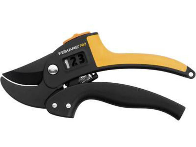 FISKARS PowerStep P83 škarje za rezanje vejevja črno-oranžne barve (1000575)
